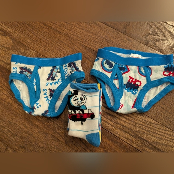 Thomas & Friends Blue and White Underwear & Socks Set 2T For  Train Lovers New! - Picture 2 of 6